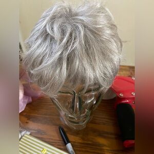 Winner by Raquel Welch Wig Grey Mist R56/60 Original Box W/ Extras